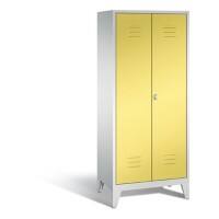 C+P Spind Classic H1850x810xT500mm Korpus: Lichtgrau Türenfarbe: Schwefelgelb Abteile: 2 Türen: 1 Abteilbreite: 400mm
