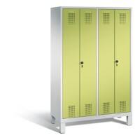 C+P Spind Evolo H1850x1190xT500mm Korpus: Lichtgrau Türenfarbe: Viridingrün Abteile: 4 Türen: 2 Abteilbreite: 300mm