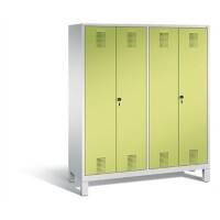 C+P Spind Evolo H1850x1590xT500mm Korpus: Lichtgrau Türenfarbe: Viridingrün Abteile: 4 Türen: 2 Abteilbreite: 400mm