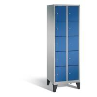 C+P Schließfachschrank Classic H1850xB610xT500mm Korpus: Weißaluminium Türen: Enzianblau Abteile: 2 Abteilbreite: 300mm Fächer: 10 mit Füßen