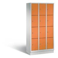 C+P Schließfachschrank Evolo H1800xB900xT500 Korpus: Lichtgrau Türen: Gelborange 3 Abteile 12 Fächer