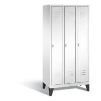 C+P Garderobenschrank Classic H1850xB900xT500mm Korpus: Verkehrsweiß Türen: Verkehrsweiß Abteile: 3 Abteilbreite: 300mm