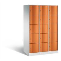 C+P XL-Schließfachschrank Resisto H1950xB1148xT640 Korpus: Lichtgrau Türen: Gelborange 3 Abteile 15 Fächer