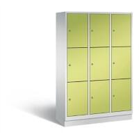 C+P Schließfachschrank Classic H1800xB1200xT500 Korpus: Lichtgrau Türen: Viridingrün 3 Abteile 9 Fächer