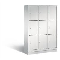 C+P Schließfachschrank Evolo H1800xB1200xT500 Korpus: Lichtgrau Türen: Lichtgrau 3 Abteile 9 Fächer